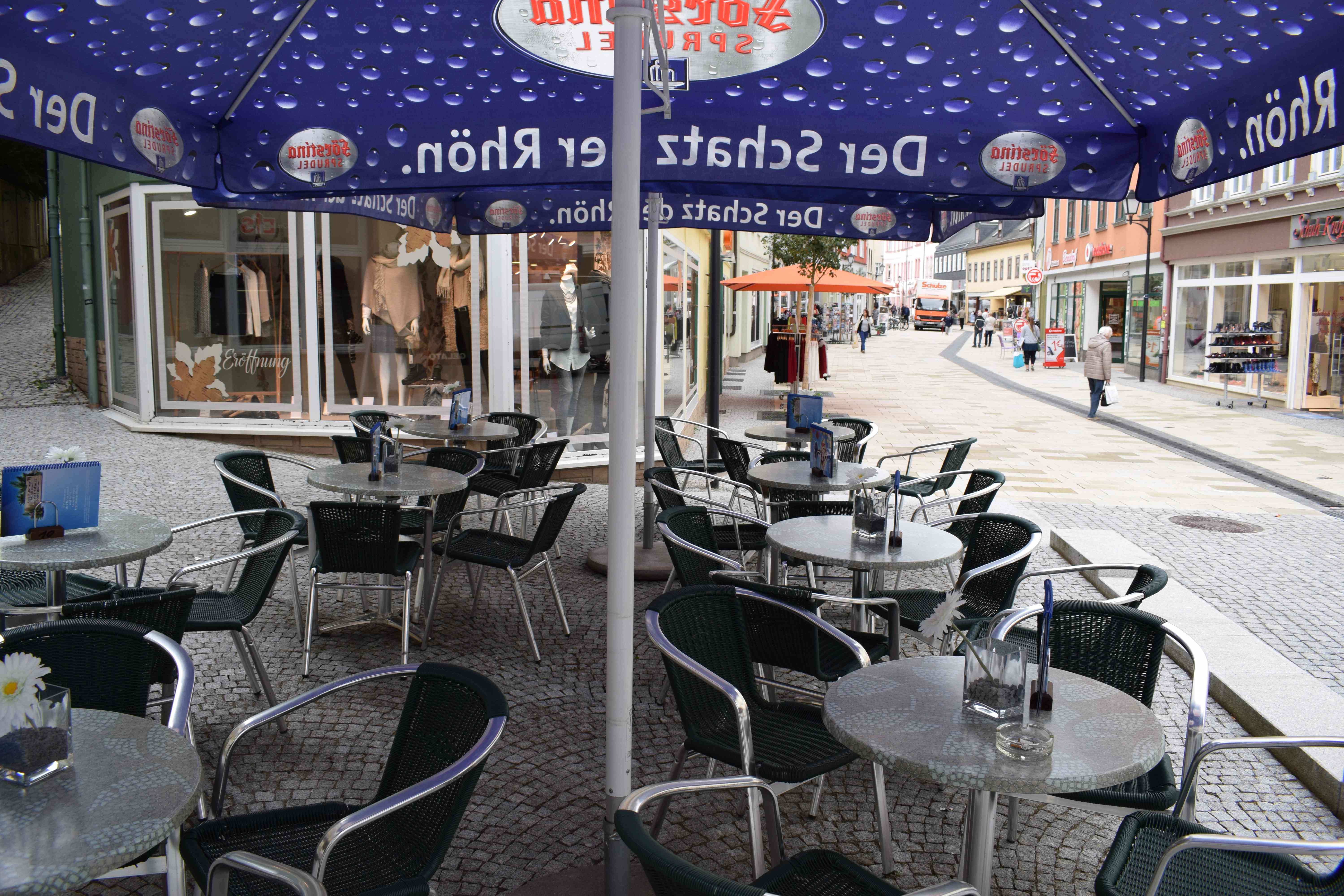 Terrasse mit Blick in die Ilmenauer Fußgängerzone